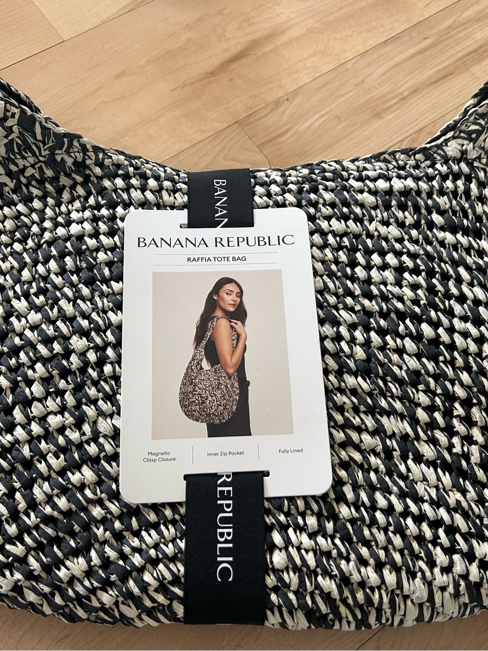 Banana Republic Raffia Tote Bag in Black and Cream